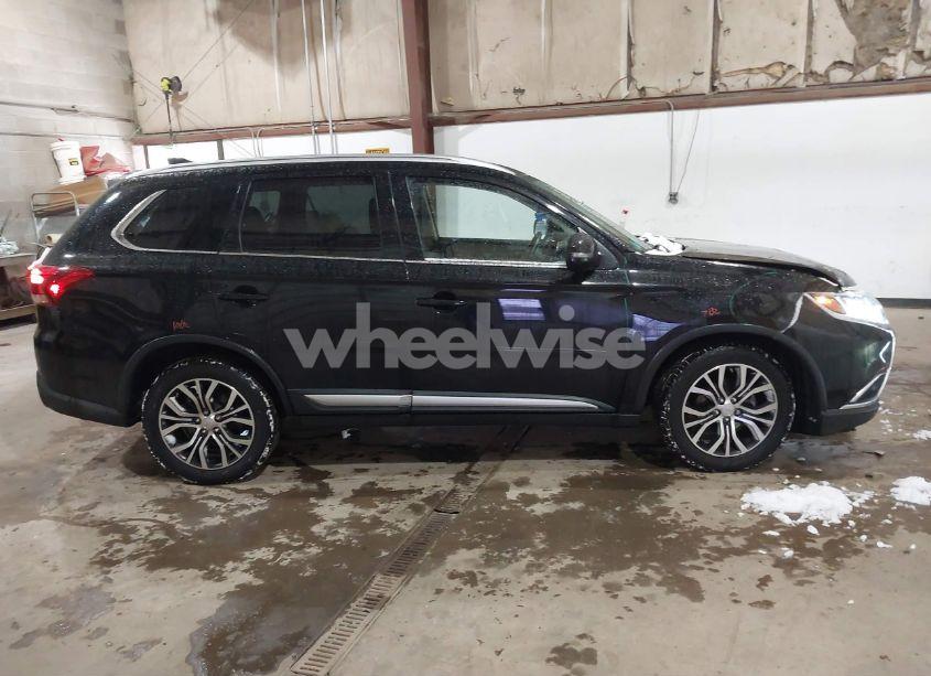 Photo 13 of 2018 Mitsubishi Outlander SEL (VIN JA4AZ3A33JJ004649)