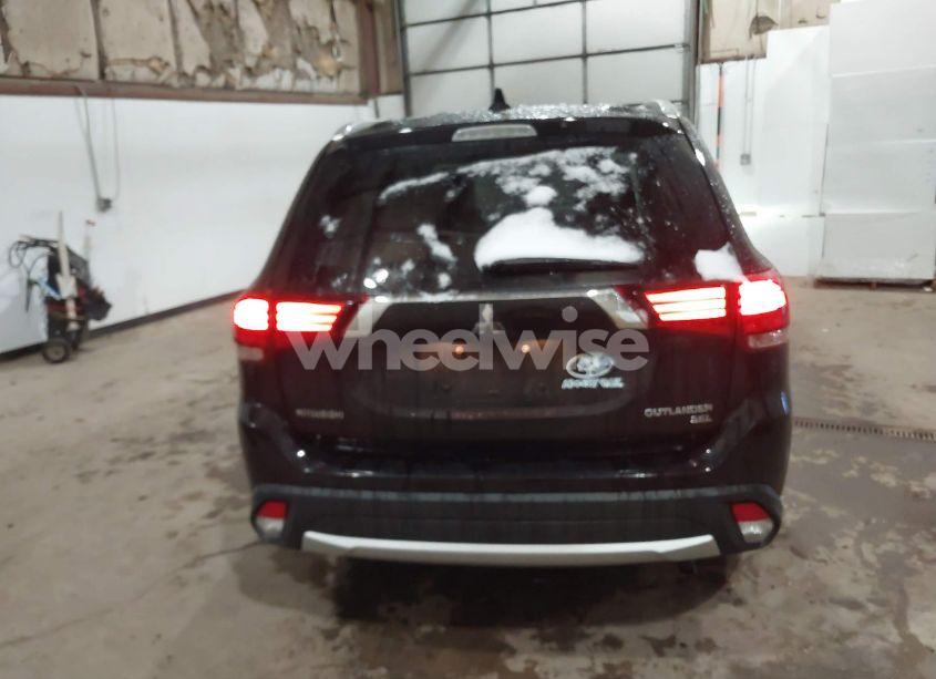 Photo 16 of 2018 Mitsubishi Outlander SEL (VIN JA4AZ3A33JJ004649)
