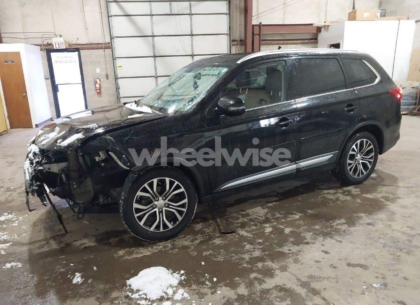 Photo 2 of 2018 Mitsubishi Outlander SEL (VIN JA4AZ3A33JJ004649)