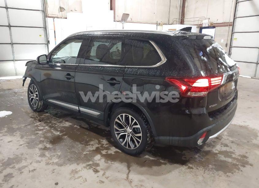 Photo 3 of 2018 Mitsubishi Outlander SEL (VIN JA4AZ3A33JJ004649)