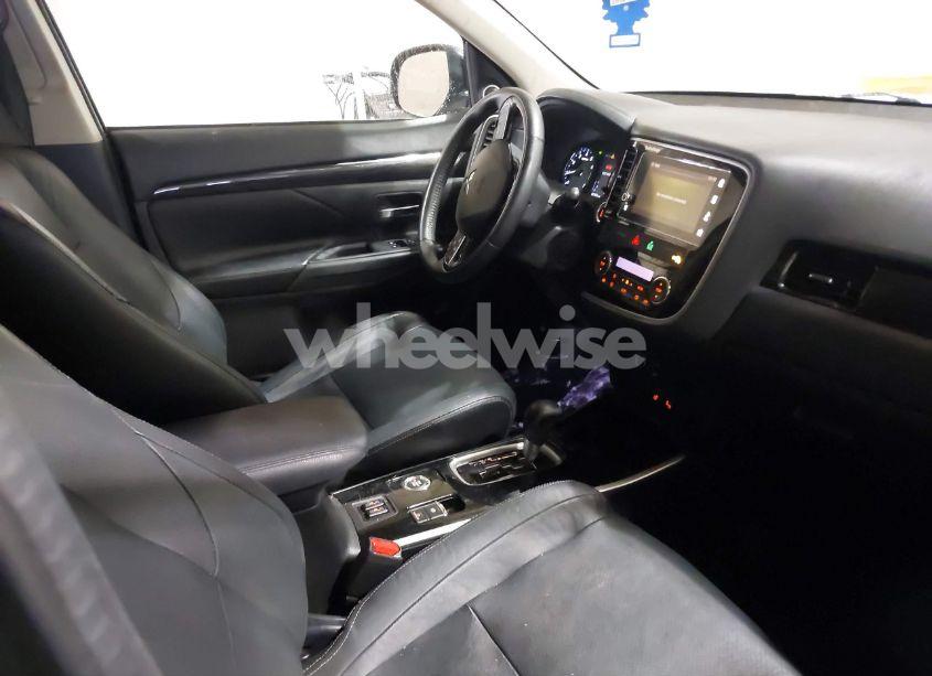 Photo 5 of 2018 Mitsubishi Outlander SEL (VIN JA4AZ3A33JJ004649)