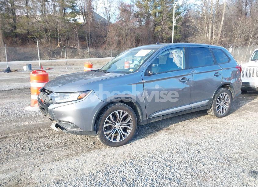 Photo 2 of 2018 Mitsubishi Outlander ES (VIN JA4AZ3A33JZ022117)