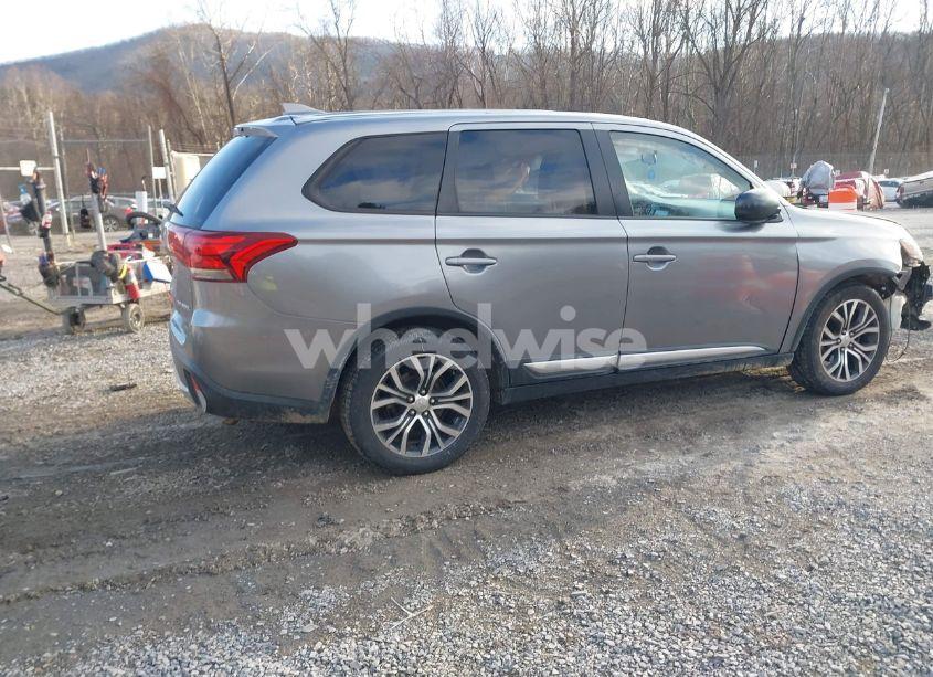 Photo 4 of 2018 Mitsubishi Outlander ES (VIN JA4AZ3A33JZ022117)