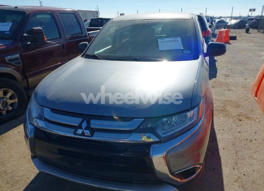 Photo 12 of 2018 Mitsubishi Outlander ES (VIN JA4AZ3A33JZ058583)