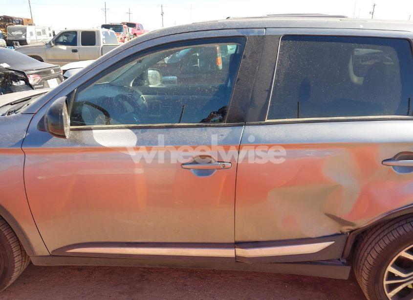 Photo 14 of 2018 Mitsubishi Outlander ES (VIN JA4AZ3A33JZ058583)