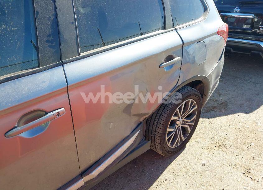 Photo 6 of 2018 Mitsubishi Outlander ES (VIN JA4AZ3A33JZ058583)