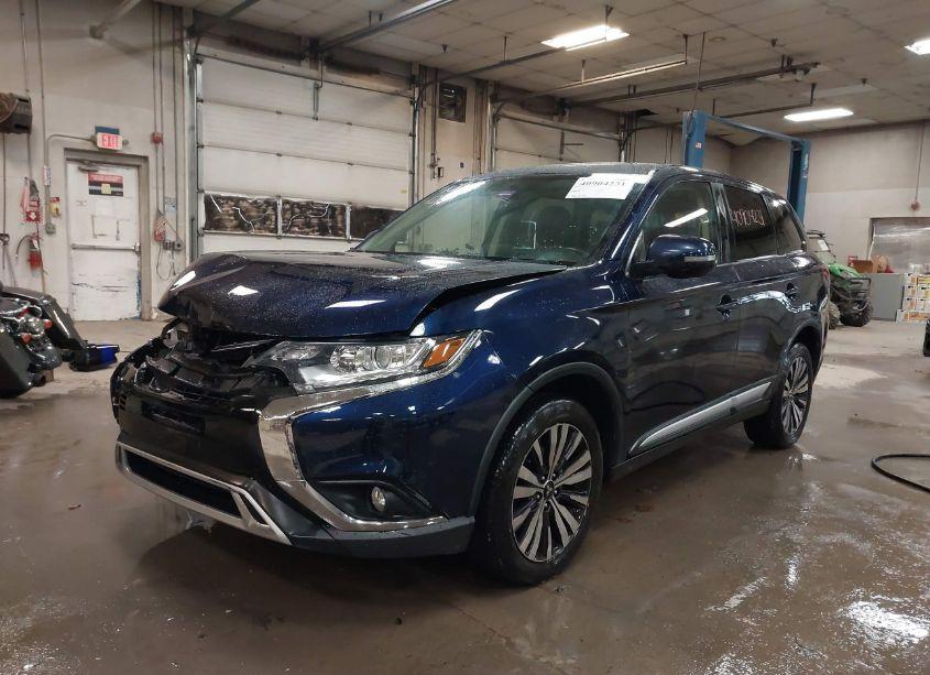 Photo 2 of 2019 Mitsubishi Outlander SE (VIN JA4AZ3A33KZ041915)