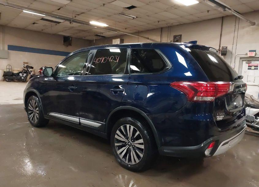 Photo 3 of 2019 Mitsubishi Outlander SE (VIN JA4AZ3A33KZ041915)