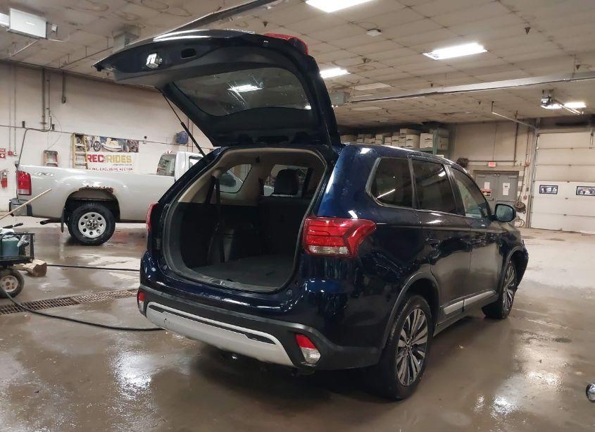 Photo 4 of 2019 Mitsubishi Outlander SE (VIN JA4AZ3A33KZ041915)