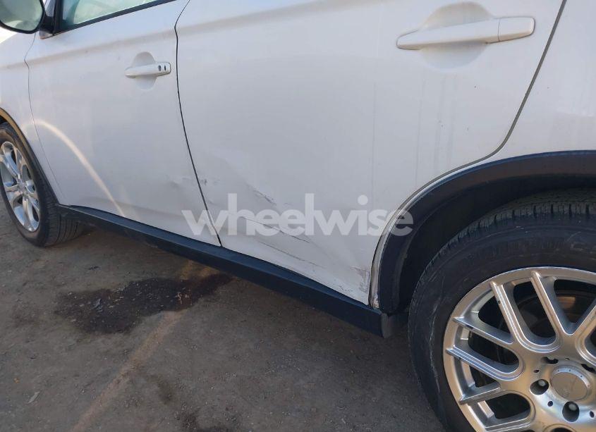 Photo 13 of 2015 Mitsubishi Outlander SE (VIN JA4AZ3A34FZ001249)