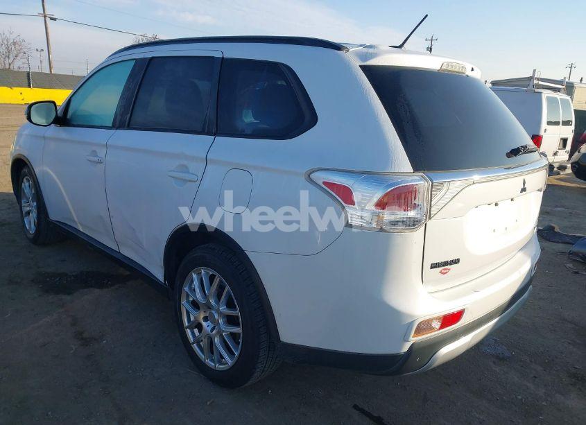 Photo 3 of 2015 Mitsubishi Outlander SE (VIN JA4AZ3A34FZ001249)