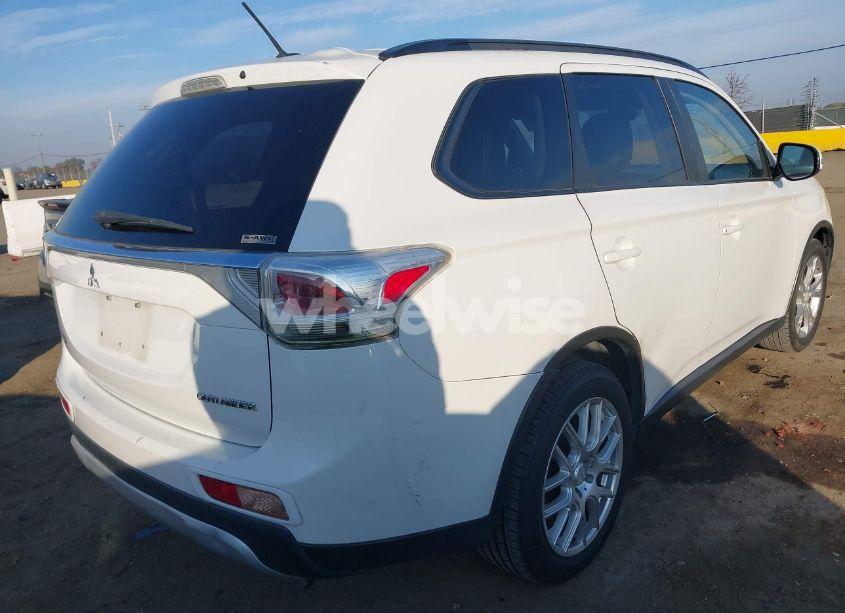 Photo 4 of 2015 Mitsubishi Outlander SE (VIN JA4AZ3A34FZ001249)