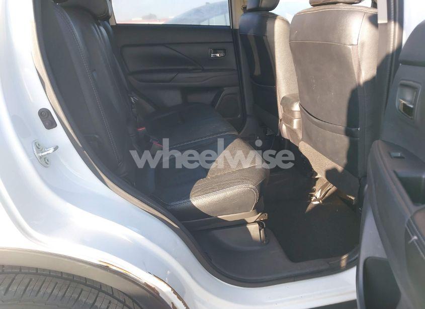 Photo 8 of 2015 Mitsubishi Outlander SE (VIN JA4AZ3A34FZ001249)