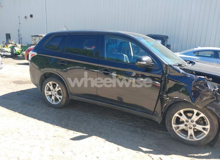 Photo 13 of 2015 Mitsubishi Outlander SE (VIN JA4AZ3A34FZ003275)