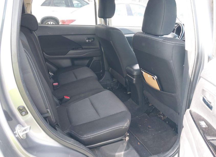 Photo 8 of 2016 Mitsubishi Outlander ES/SE/SEL (VIN JA4AZ3A34GZ004699)