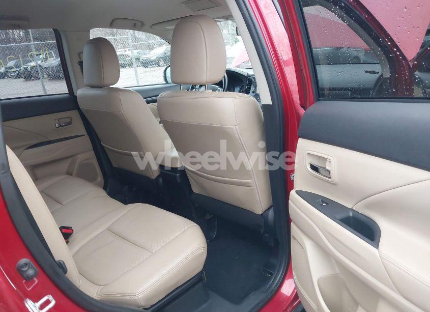 Photo 8 of 2016 Mitsubishi Outlander SEL (VIN JA4AZ3A34GZ020577)