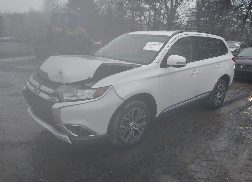 Photo 2 of 2016 Mitsubishi Outlander SEL (VIN JA4AZ3A34GZ024614)