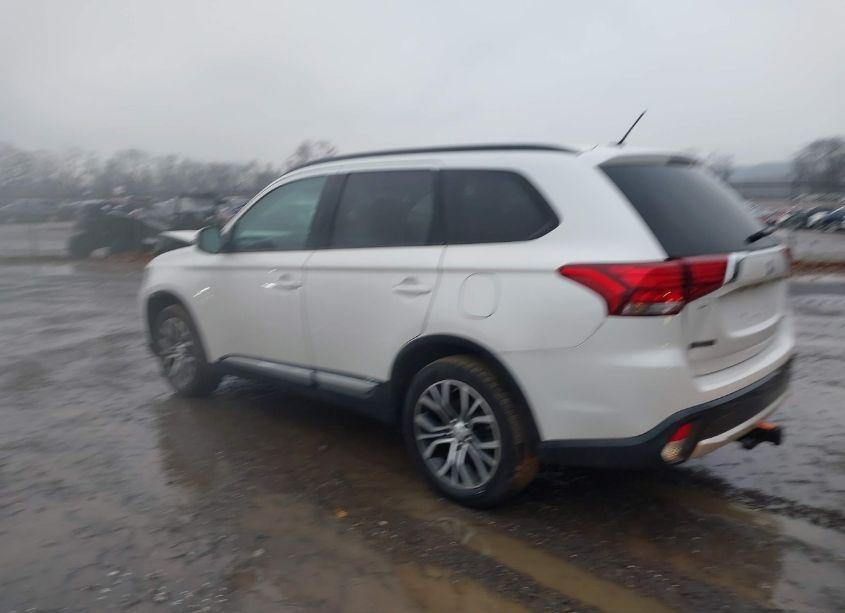 Photo 3 of 2016 Mitsubishi Outlander SEL (VIN JA4AZ3A34GZ024614)