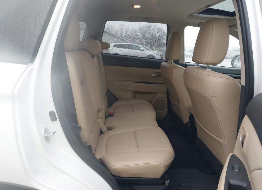 Photo 8 of 2016 Mitsubishi Outlander SEL (VIN JA4AZ3A34GZ024614)