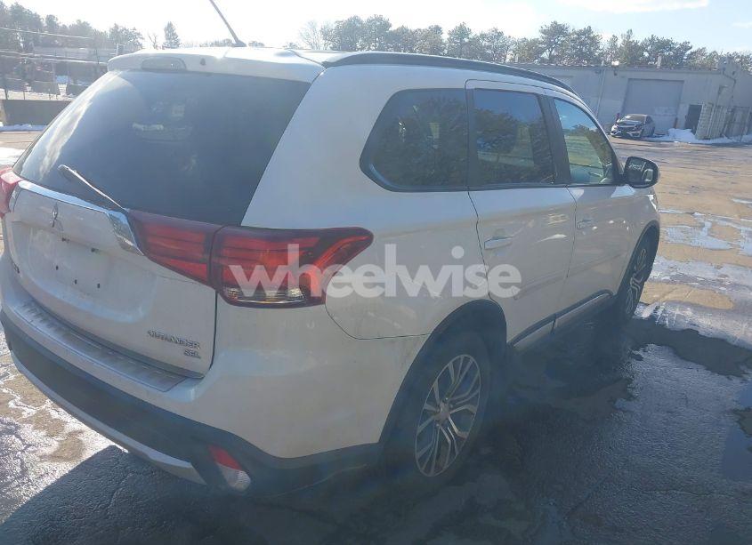 Photo 4 of 2016 Mitsubishi Outlander SEL (VIN JA4AZ3A34GZ035189)
