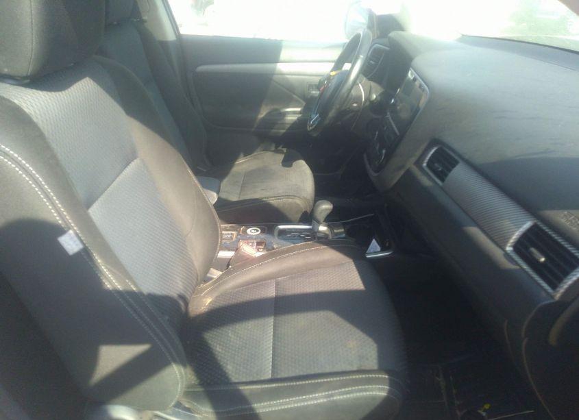 Photo 5 of 2017 Mitsubishi Outlander SE (VIN JA4AZ3A34HZ009189)