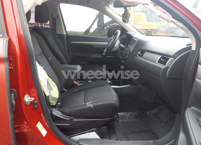 Photo 5 of 2017 Mitsubishi Outlander SE/SEL (VIN JA4AZ3A34HZ038160)