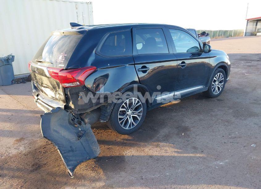 Photo 4 of 2017 Mitsubishi Outlander SE (VIN JA4AZ3A34HZ051202)