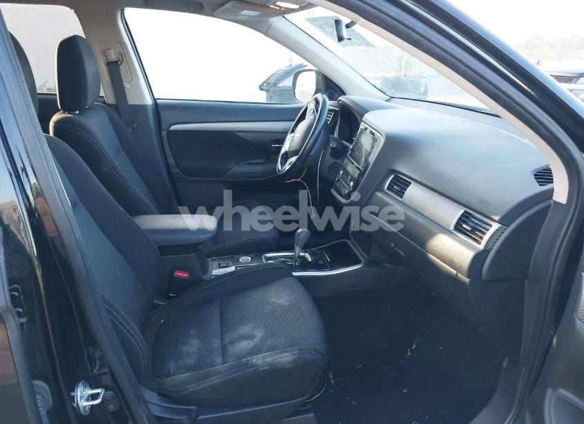 Photo 5 of 2017 Mitsubishi Outlander SE (VIN JA4AZ3A34HZ051202)