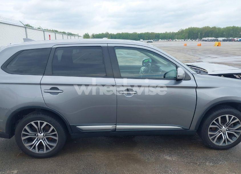 Photo 14 of 2017 Mitsubishi Outlander SE (VIN JA4AZ3A34HZ062894)