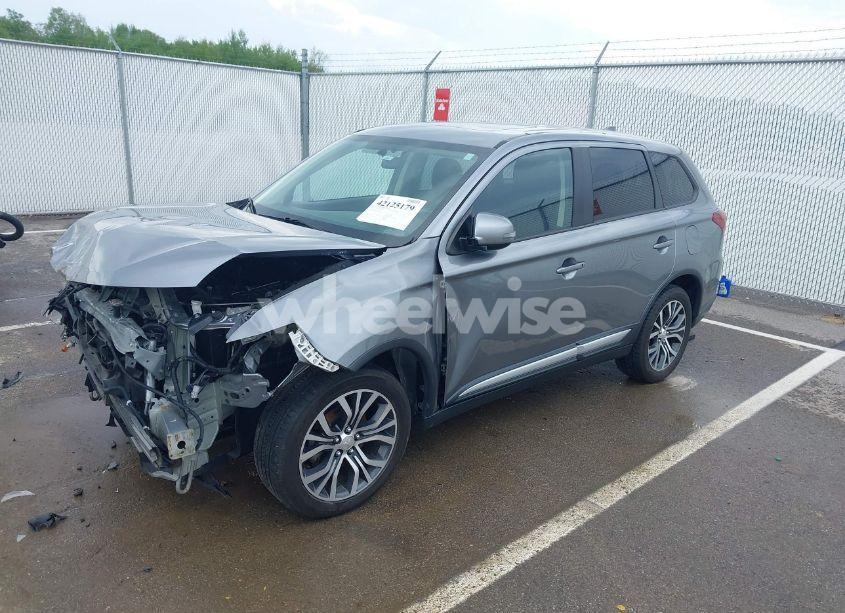 Photo 2 of 2017 Mitsubishi Outlander SE (VIN JA4AZ3A34HZ062894)