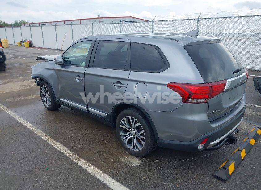 Photo 3 of 2017 Mitsubishi Outlander SE (VIN JA4AZ3A34HZ062894)