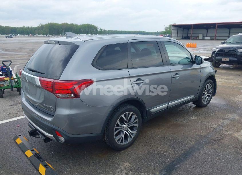 Photo 4 of 2017 Mitsubishi Outlander SE (VIN JA4AZ3A34HZ062894)