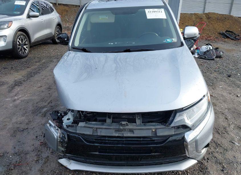 Photo 13 of 2017 Mitsubishi Outlander SE (VIN JA4AZ3A34HZ064029)