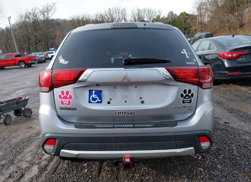 Photo 17 of 2017 Mitsubishi Outlander SE (VIN JA4AZ3A34HZ064029)