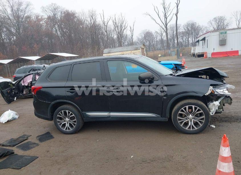 Photo 14 of 2018 Mitsubishi Outlander ES (VIN JA4AZ3A34JZ061721)