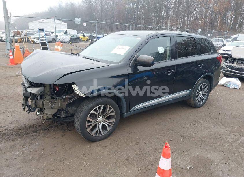 Photo 2 of 2018 Mitsubishi Outlander ES (VIN JA4AZ3A34JZ061721)