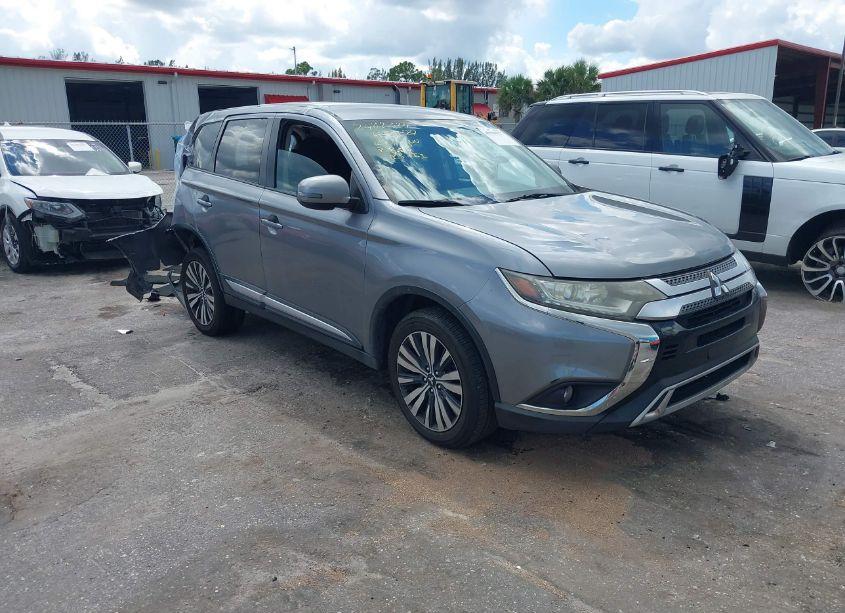 2019 Mitsubishi Outlander SE (VIN JA4AZ3A34KZ033712) main photo