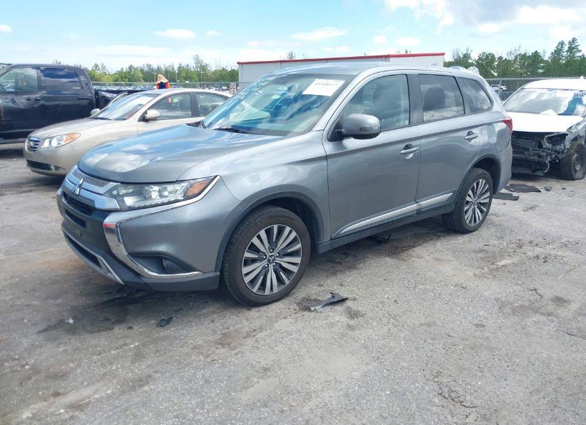 Photo 2 of 2019 Mitsubishi Outlander SE (VIN JA4AZ3A34KZ033712)