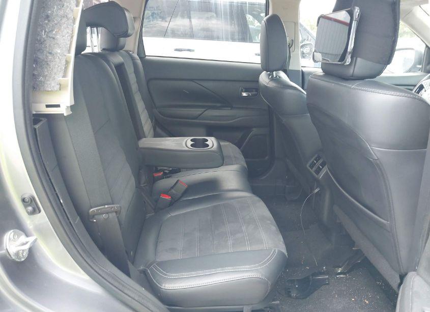 Photo 8 of 2019 Mitsubishi Outlander SE (VIN JA4AZ3A34KZ033712)