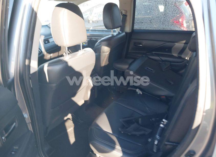 Photo 8 of 2019 Mitsubishi Outlander SEL (VIN JA4AZ3A34KZ041518)