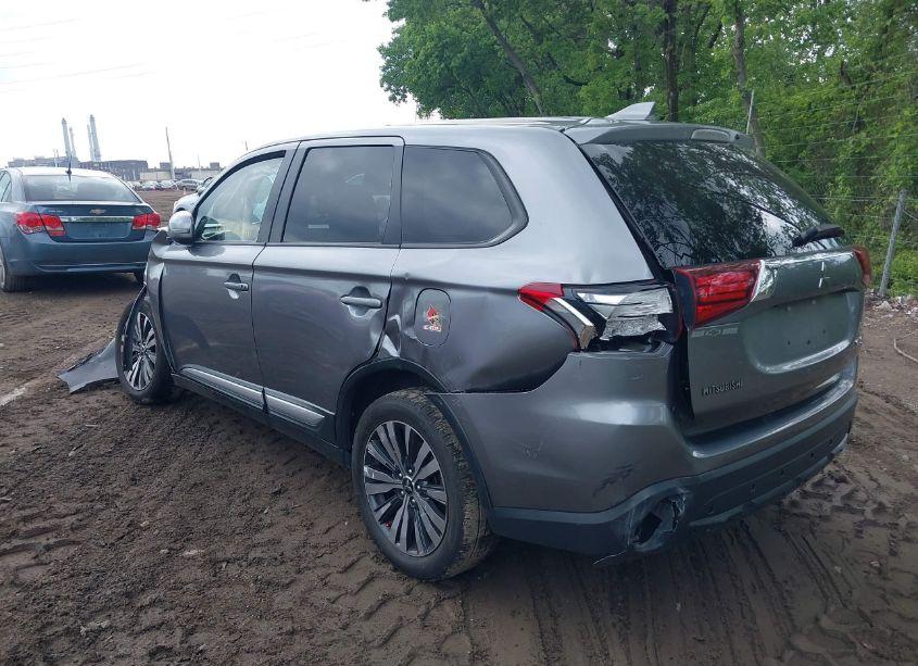 Photo 17 of 2019 Mitsubishi Outlander SE (VIN JA4AZ3A34KZ042300)