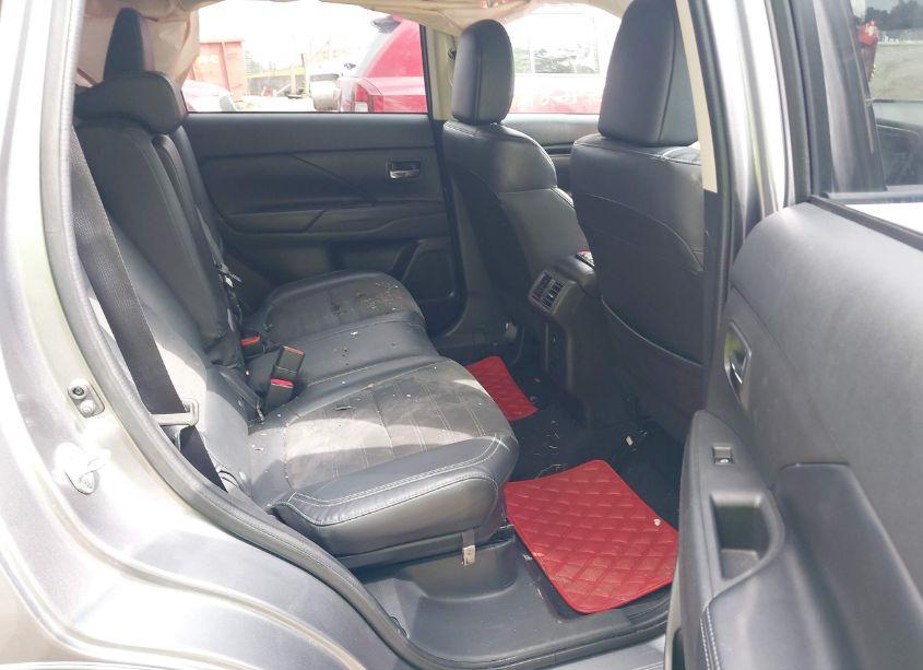 Photo 8 of 2019 Mitsubishi Outlander SE (VIN JA4AZ3A34KZ042300)