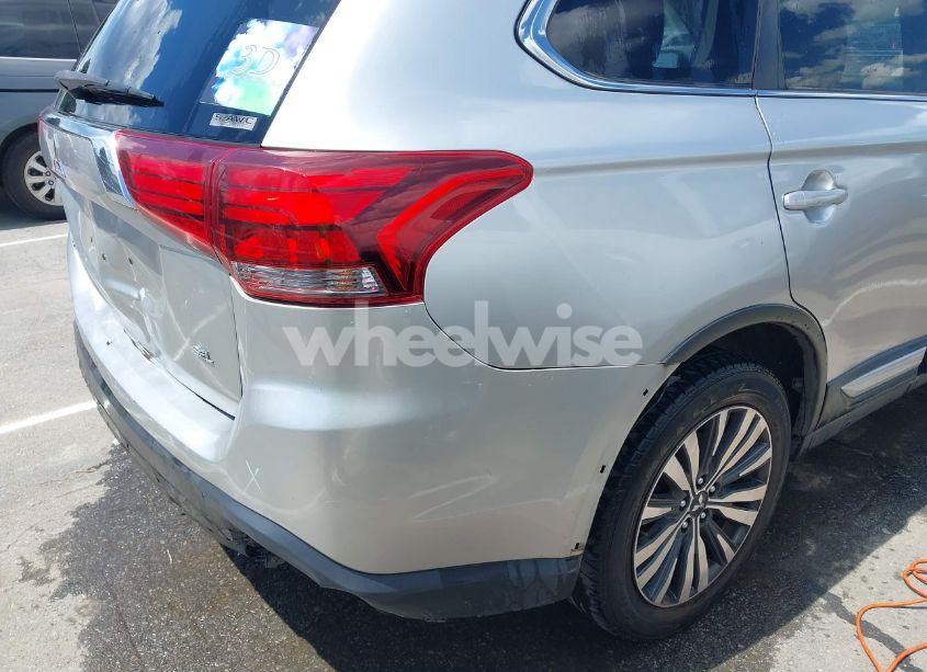Photo 17 of 2020 Mitsubishi Outlander ES 2.4 S-AWC/LE 2.4 S-AWC/SE 2.4 S-AWC/SEL 2.4 S-AWC/SP 2.4 S-AWC (VIN JA4AZ3A34LZ040810)
