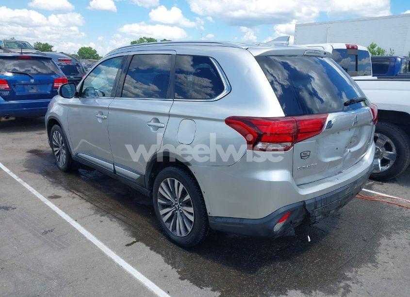Photo 3 of 2020 Mitsubishi Outlander ES 2.4 S-AWC/LE 2.4 S-AWC/SE 2.4 S-AWC/SEL 2.4 S-AWC/SP 2.4 S-AWC (VIN JA4AZ3A34LZ040810)