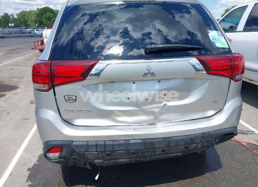 Photo 6 of 2020 Mitsubishi Outlander ES 2.4 S-AWC/LE 2.4 S-AWC/SE 2.4 S-AWC/SEL 2.4 S-AWC/SP 2.4 S-AWC (VIN JA4AZ3A34LZ040810)