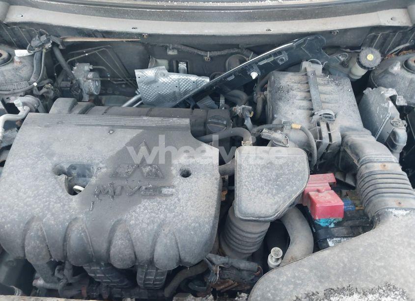 Photo 10 of 2014 Mitsubishi Outlander SE (VIN JA4AZ3A35EZ005955)