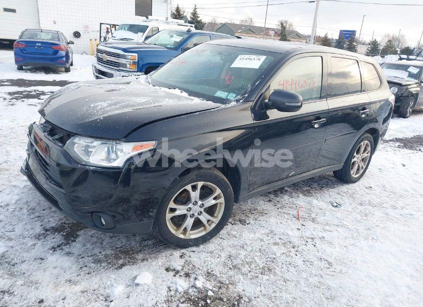 Photo 2 of 2014 Mitsubishi Outlander SE (VIN JA4AZ3A35EZ005955)
