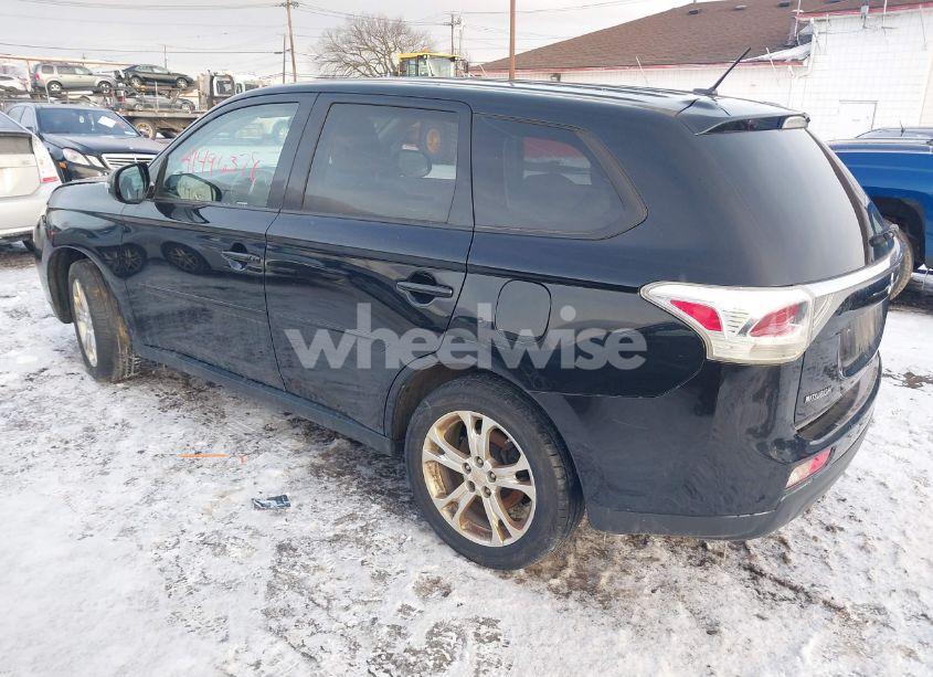 Photo 3 of 2014 Mitsubishi Outlander SE (VIN JA4AZ3A35EZ005955)