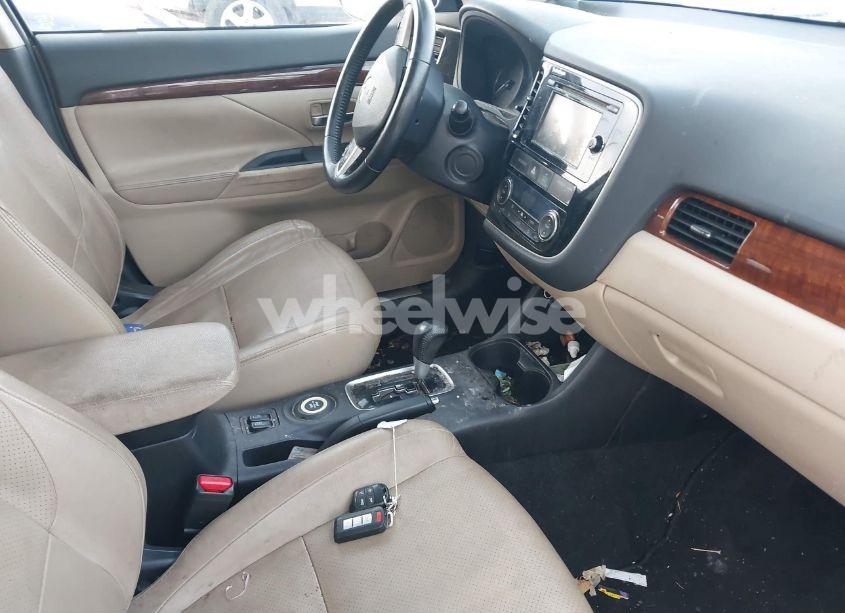 Photo 5 of 2014 Mitsubishi Outlander SE (VIN JA4AZ3A35EZ005955)