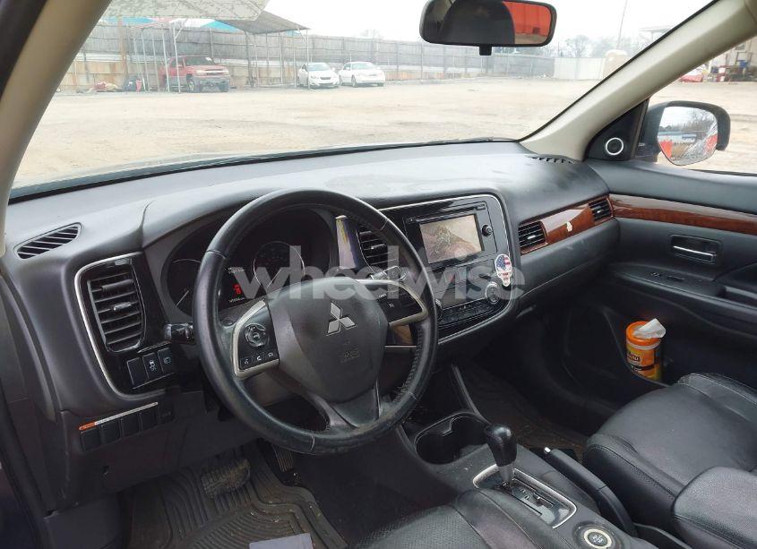 Photo 13 of 2015 Mitsubishi Outlander SE (VIN JA4AZ3A35FZ002328)